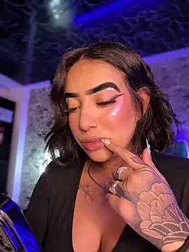 Snapshot of Scarlett-LS chatting on 02.04.26 Scarlett-LS online show from 02.04.26