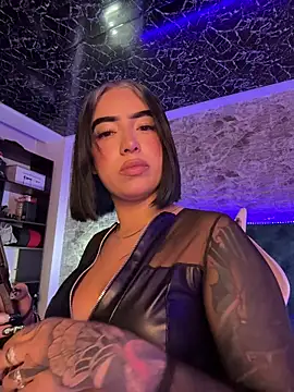 Snapshot of Scarlett-LS chatting on 02.16.26 Scarlett-LS online show from 02.16.26