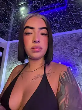 Snapshot of Scarlett-LS chatting on 02.18.26 Scarlett-LS online show from 02.18.26