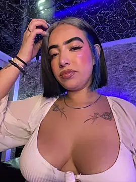 Snapshot of Scarlett-LS chatting on 02.19.26 Scarlett-LS online show from 02.19.26