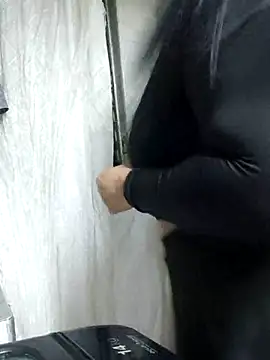 nikki grey online show from 10.13.25