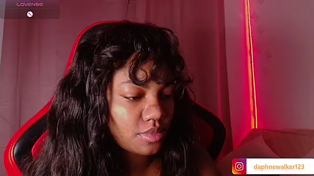 Snapshot of Daphnewalker__ chatting on 02.17.26 Daphnewalker online show from 02.17.26