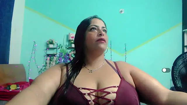 Snapshot of NickyRibeiro chatting on 10.30.25 NickyRibeiro online show from 10.30.25