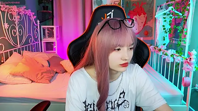 Akemi Sora  online show from 03.05.25