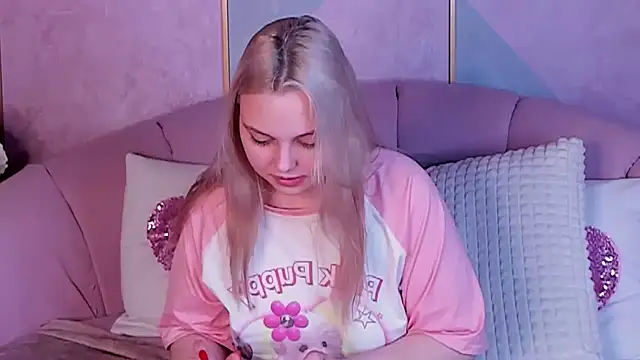 Snapshot of CLAIRE_VOGT chatting on 02.26.25 CLAIRE VOGT online show from 02.26.25