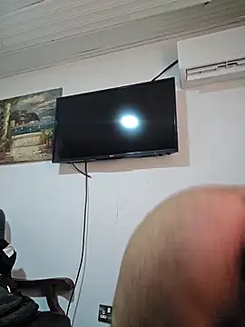 Snapshot of cuckold123 chatting on 02.14.26 cuckold123 online show from 02.14.26