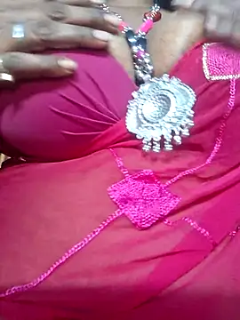 Snapshot of SX-JUHI chatting on 10.17.25 SX-JUHI online show from 10.17.25