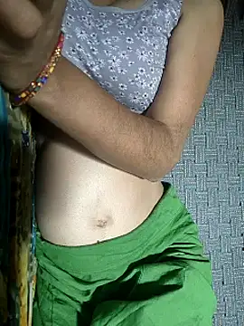 Snapshot of lovely----bhabhi chatting on 02.15.26 lovely----bhabhi online show from 02.15.26