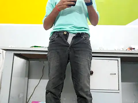 Snapshot of Lustyluckyy chatting on 03.21.25 Lustyluckyy online show from 03.21.25