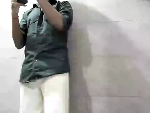 Snapshot of Lustyluckyy chatting on 09.27.25 Lustyluckyy online show from 09.27.25