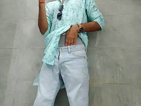 Snapshot of Lustyluckyy chatting on 10.10.25 Lustyluckyy online show from 10.10.25