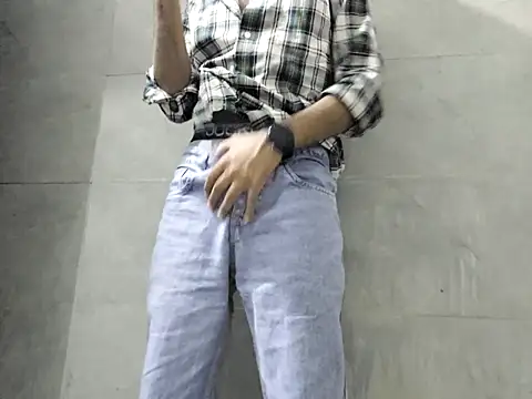 Snapshot of Lustyluckyy chatting on 10.31.25 Lustyluckyy online show from 10.31.25