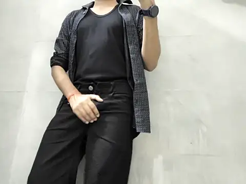 Snapshot of Lustyluckyy chatting on 11.13.25 Lustyluckyy online show from 11.13.25