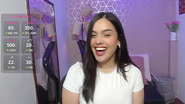 Snapshot of Lana_Pearce chatting on 10.11.25 Lana Pearce online show from 10.11.25