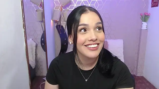 Snapshot of Lana_Pearce chatting on 11.18.25 Lana Pearce online show from 11.18.25