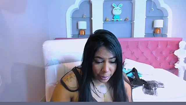 emma purple  online show from 02.10.25