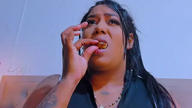 emma purple  online show from 03.18.25