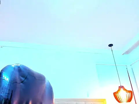 emma purple  online show from 10.04.25