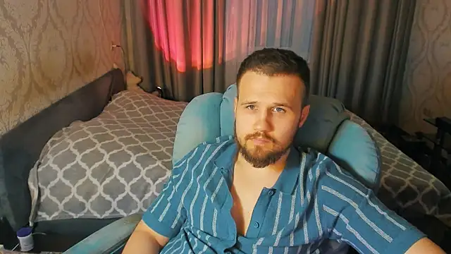 Snapshot of Vladik_b chatting on 04.30.26 Vladik b online show from 04.30.26