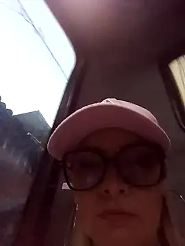 CandieGilson   online show from 10.04.25