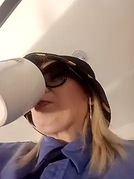 CandieGilson   online show from 02.05.26