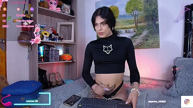 Snapshot of Meghan_hott chatting on 03.10.25 Meghan hott online show from 03.10.25