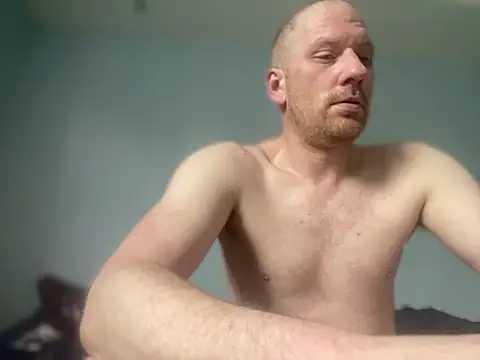 Snapshot of Krzysiekg123 chatting on 02.27.25 Krzysiekg123 online show from 02.27.25