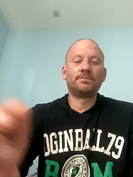 Snapshot of Krzysiekg123 chatting on 10.05.25 Krzysiekg123 online show from 10.05.25