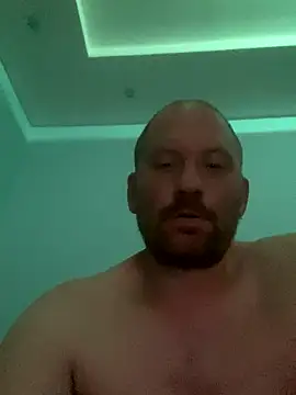 Snapshot of Krzysiekg123 chatting on 10.13.25 Krzysiekg123 online show from 10.13.25