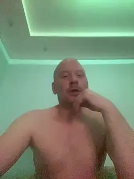 Snapshot of Krzysiekg123 chatting on 02.08.26 Krzysiekg123 online show from 02.08.26