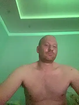 Snapshot of Krzysiekg123 chatting on 02.13.26 Krzysiekg123 online show from 02.13.26