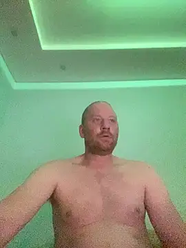 Snapshot of Krzysiekg123 chatting on 02.20.26 Krzysiekg123 online show from 02.20.26