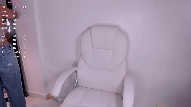 Snapshot of julietaevanns chatting on 03.02.25 julietaevanns online show from 03.02.25