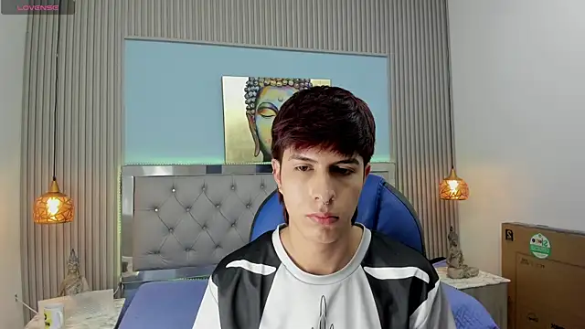 Estiv18  online show from 12.14.25