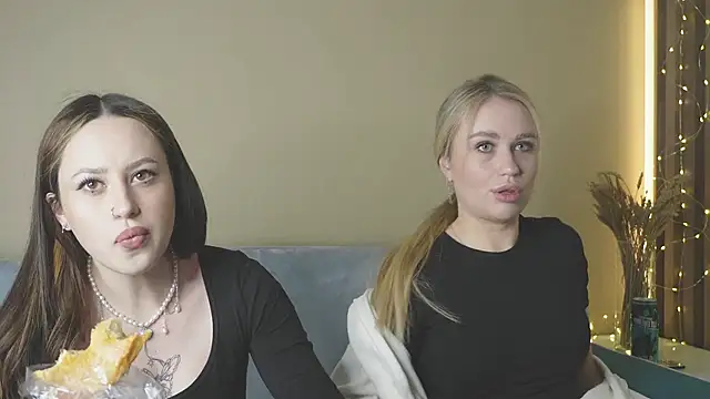 girlstirp online show from 03.21.25