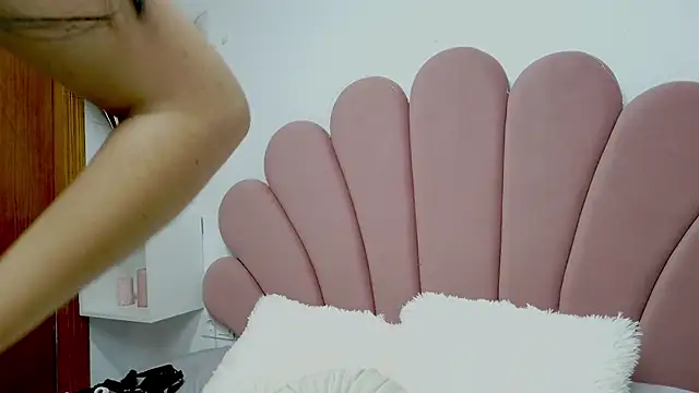 ScarlletRays online show from 02.19.25