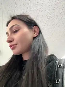 Snapshot of lunalovelee chatting on 09.28.25 lunalovelee online show from 09.28.25