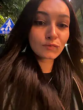 Snapshot of lunalovelee chatting on 11.06.25 lunalovelee online show from 11.06.25