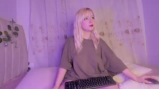 purplelilith3 online show from 09.28.25