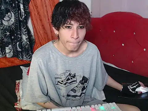 Alien Twink online show from 10.04.25