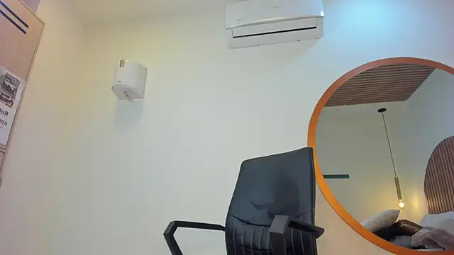 Snapshot of KenyaCopper chatting on 03.23.25 KenyaCopper online show from 03.23.25