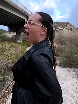 Snapshot of Mona_Plus chatting on 10.06.25 Mona Plus online show from 10.06.25