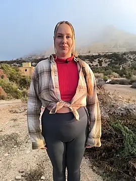 Snapshot of Mona_Plus chatting on 10.17.25 Mona Plus online show from 10.17.25