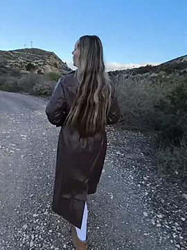 Snapshot of Mona_Plus chatting on 11.08.25 Mona Plus online show from 11.08.25