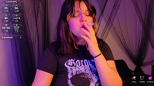 Snapshot of scarleth_shadow chatting on 10.30.25 scarleth shadow online show from 10.30.25