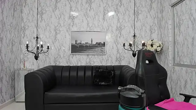 Layla palmer online show from 02.16.25