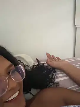 KylieGomeez online show from 10.26.25