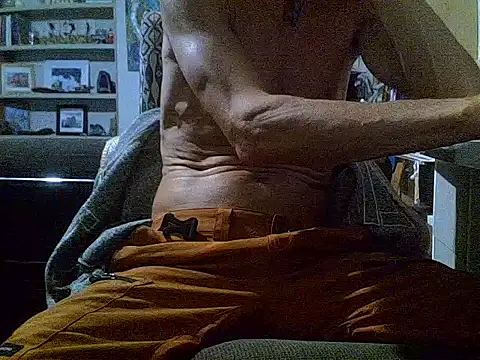 Snapshot of createur34 chatting on 09.14.25 createur34 online show from 09.14.25