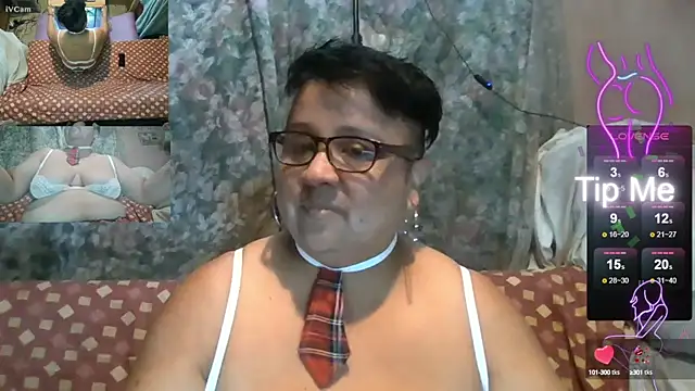 Snapshot of erinadarling79 chatting on 09.18.25 erinadarling79 online show from 09.18.25