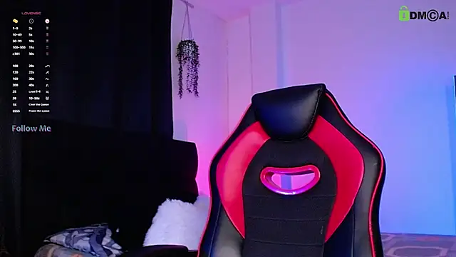 Snapshot of isaac-saenz chatting on 10.26.25 isaac-saenz online show from 10.26.25